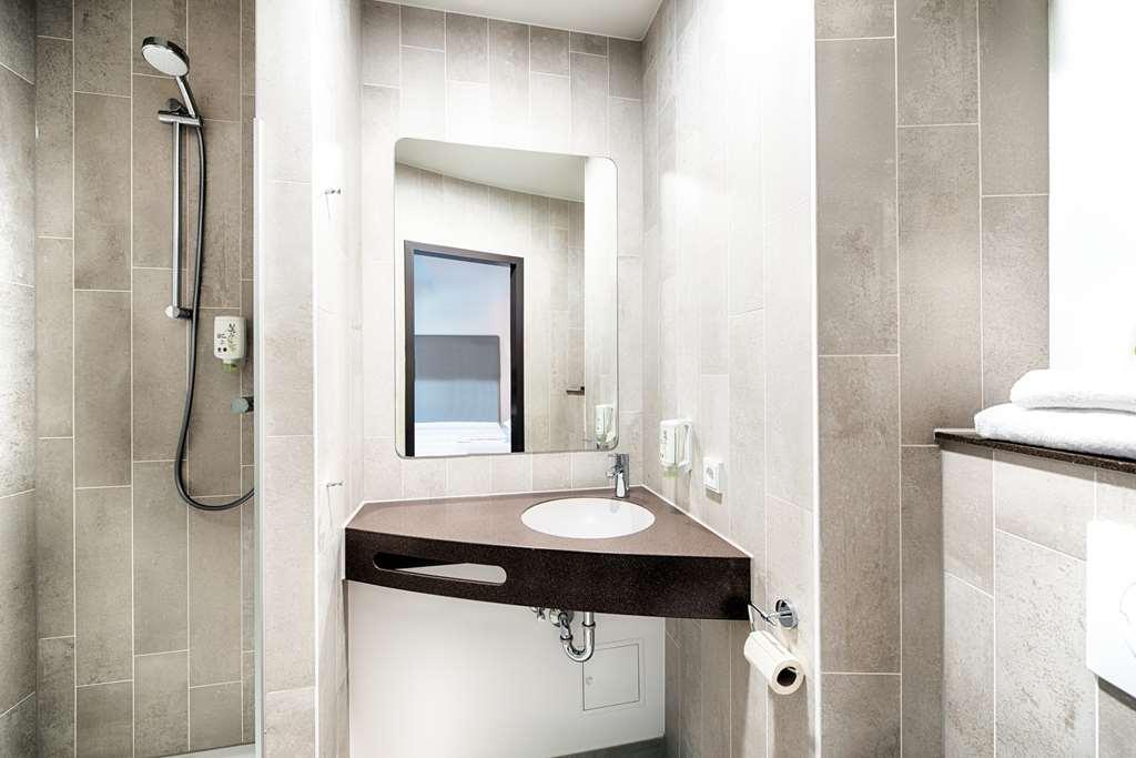 Stuttgart-neckarhafen Hotel 3*